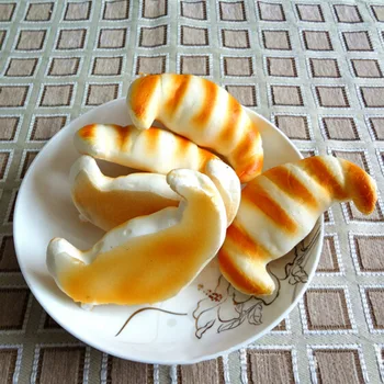 8 CM Kawaii Miniatúrne Mäkké Potraviny Prúžok Chlieb DIY Dekoratívne Plavidlá Scrapbooking Rozmliaždeniu telefón Kúzlo Chlieb Popruhy