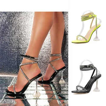 Dámske topánky Európskych a Amerických módnych wild luxusné drahokamu popruhy transparentné tenké podpätky vysokým podpätkom sandále ženy