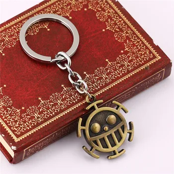 Anime Jeden Kus Keychain Lekárov Trafalgar Práva Tlačidlo Krúžky Darček Pre Držiteľa Chaveiro Auto Prívesok Na Priateľmi Darček