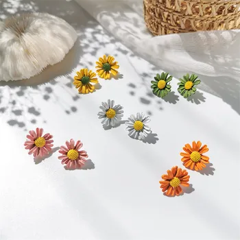 Južná Kórea Malé Daisy Lístkov Kvetu Náušnice Ženy 2020 Nový Silver Needle Jednoduché A Čerstvé Temperament Malé Náušnice Náušnice