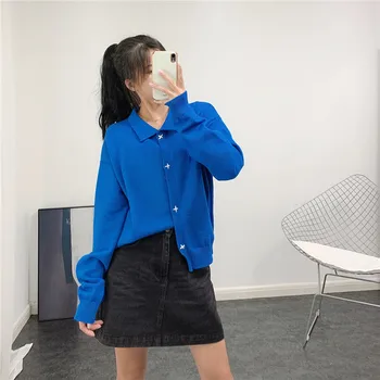 Na začiatku jesene roku 2020 nové módne jednoduché voľné bežné sladký temperament výšivky vzor Klope pletený sveter s dlhým rukávom