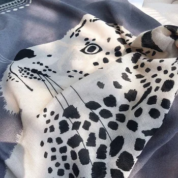 2020 jeseň nové módne šatky Európskych a Amerických leopard tlač letné slnko-dôkaz šatkou žien šatku bavlna šatku šatku
