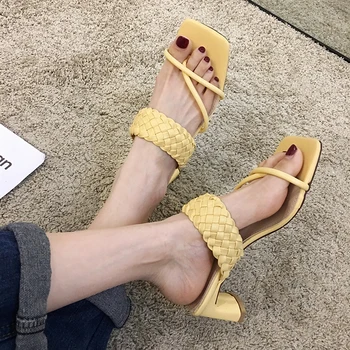 Topánky dámske papuče vonkajšie 2020 lete nové módne silné päty klip prst vysoké podpätky sandále