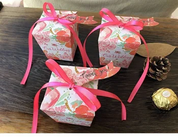 50pcs Európskej Krásne ružový Kvet kvetinový Lichobežníka Candy Okno so stuhou Ďakujem značky Strany Svadobné Prospech darčekové krabice