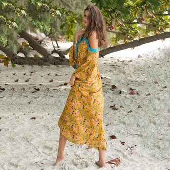 2019 jar a v lete nové off-the-ramenný popruh dlhým rukávom vytlačené pláži bežné dovolenku šaty