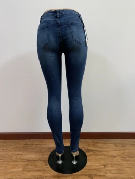 2018 Nové chudá džínsy žena Bavlna kovboj nohavice Stredný pás modrý roztrhané džínsy pre ženy priateľ džínsy ženy džínsové nohavice